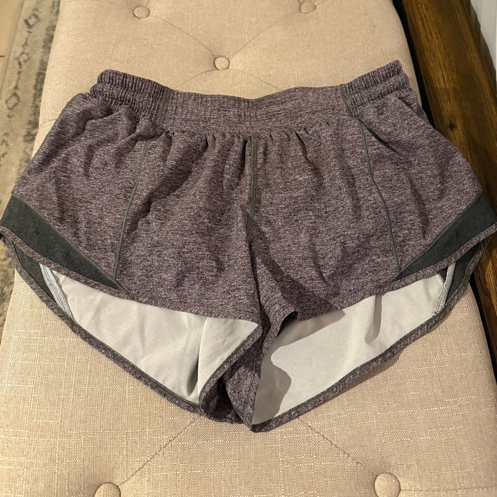 Lululemon Hotty Hot Low-Rise 2.5”